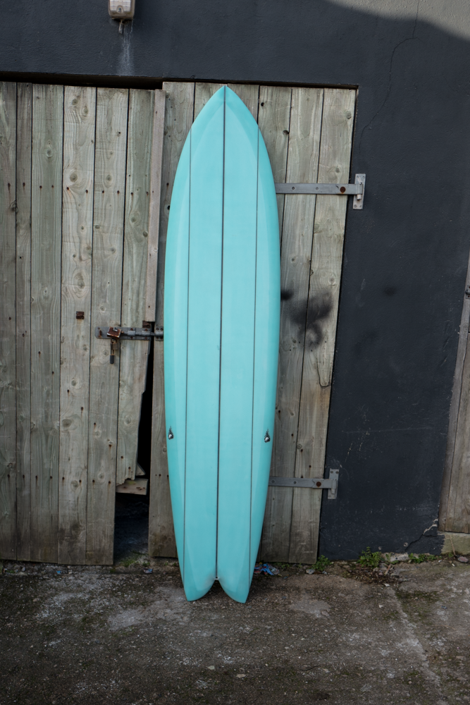 MINI MEGA (FISH SIMMONS) 8'6 x 22 x 3 – BOS SURFBOARDS